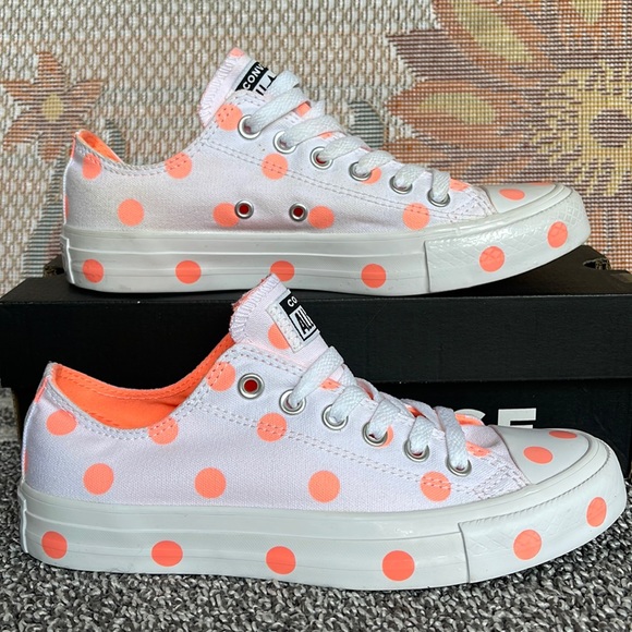 Converse Shoes - Converse WMNS 560629F
CTAS OX
WHITE/CRIMSON PULS Sneakers